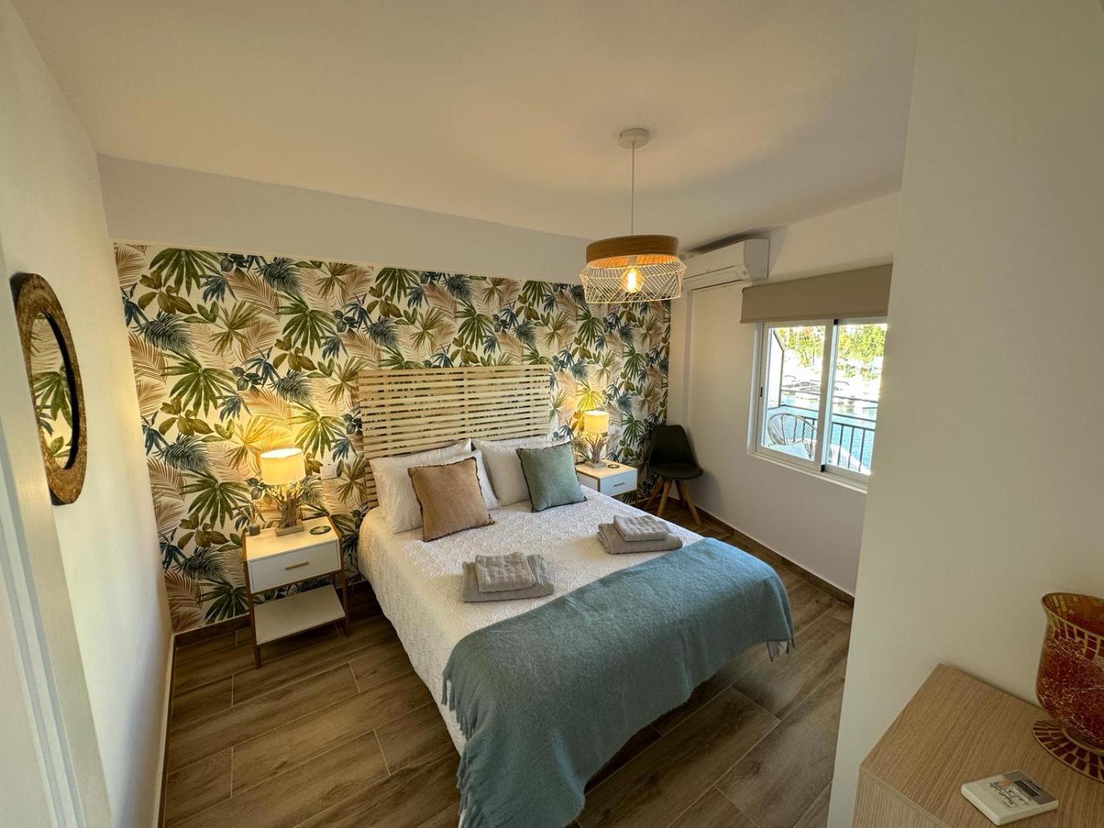 Waterfront 3 Bed Apartment, 90M From The Beach Platja de Larenal エクステリア 写真