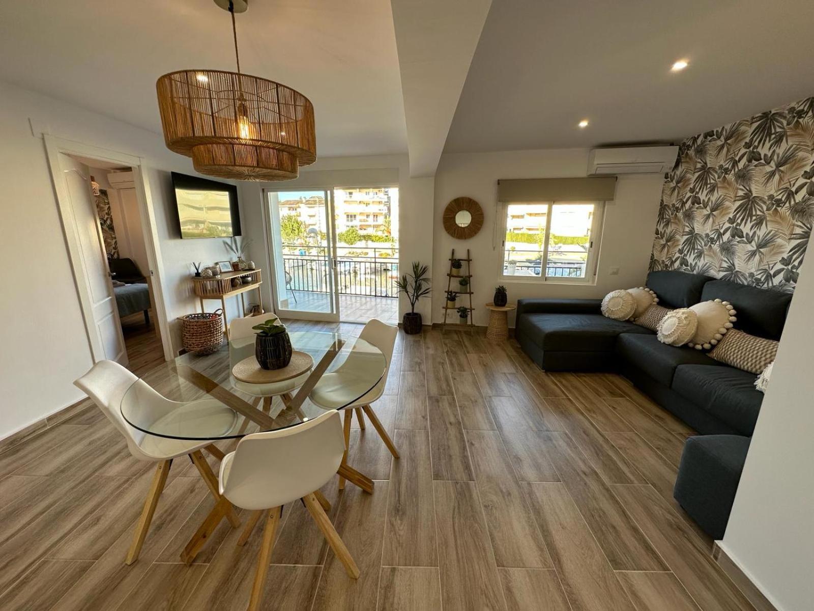 Waterfront 3 Bed Apartment, 90M From The Beach Platja de Larenal エクステリア 写真