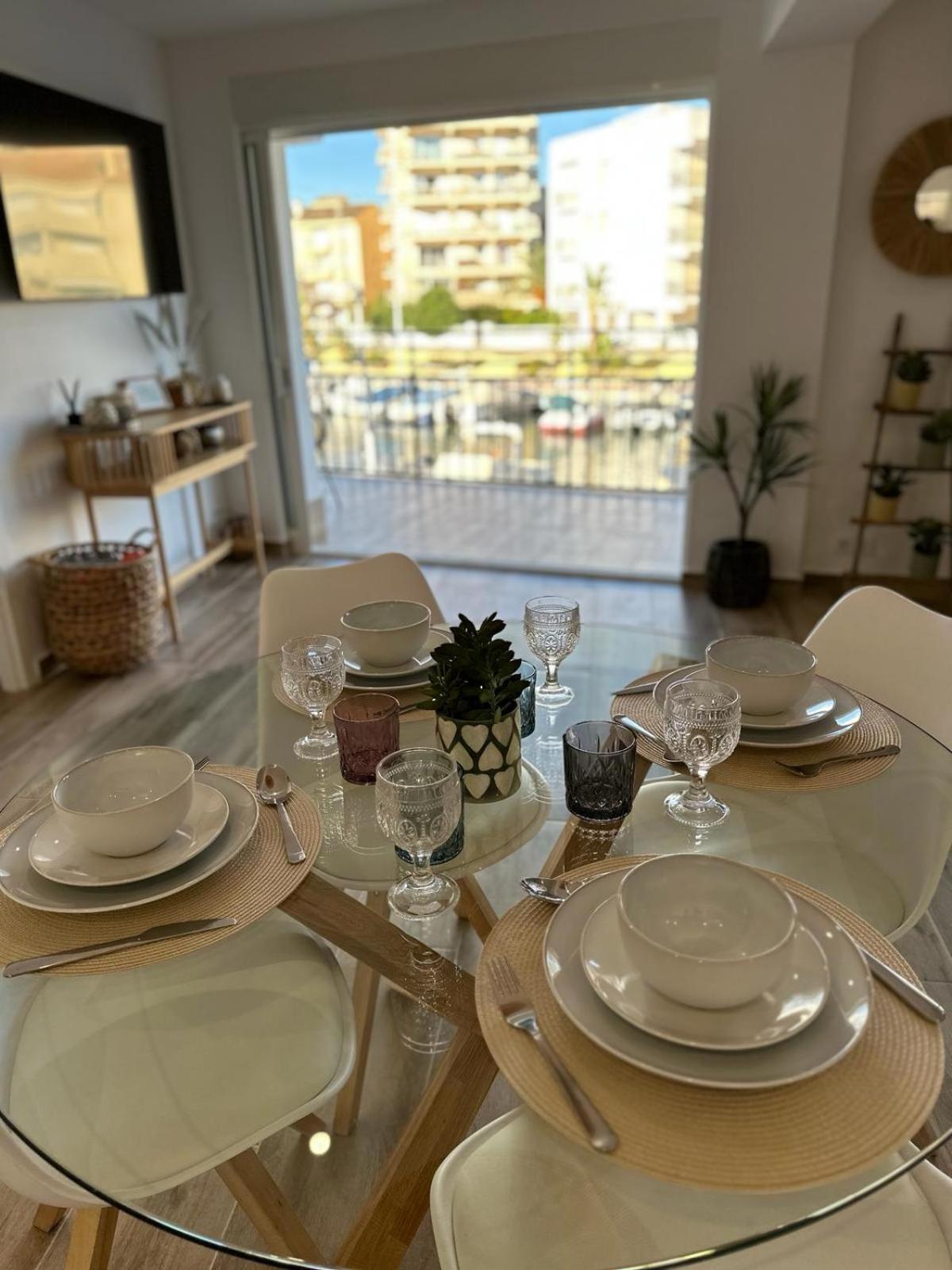 Waterfront 3 Bed Apartment, 90M From The Beach Platja de Larenal エクステリア 写真