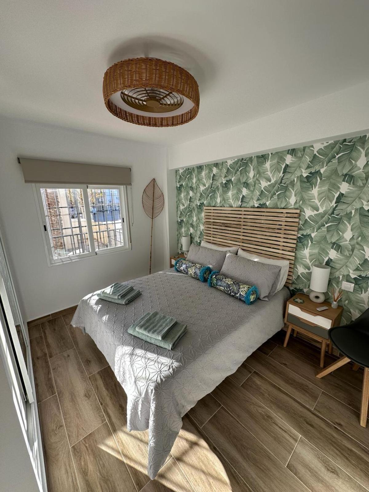 Waterfront 3 Bed Apartment, 90M From The Beach Platja de Larenal エクステリア 写真