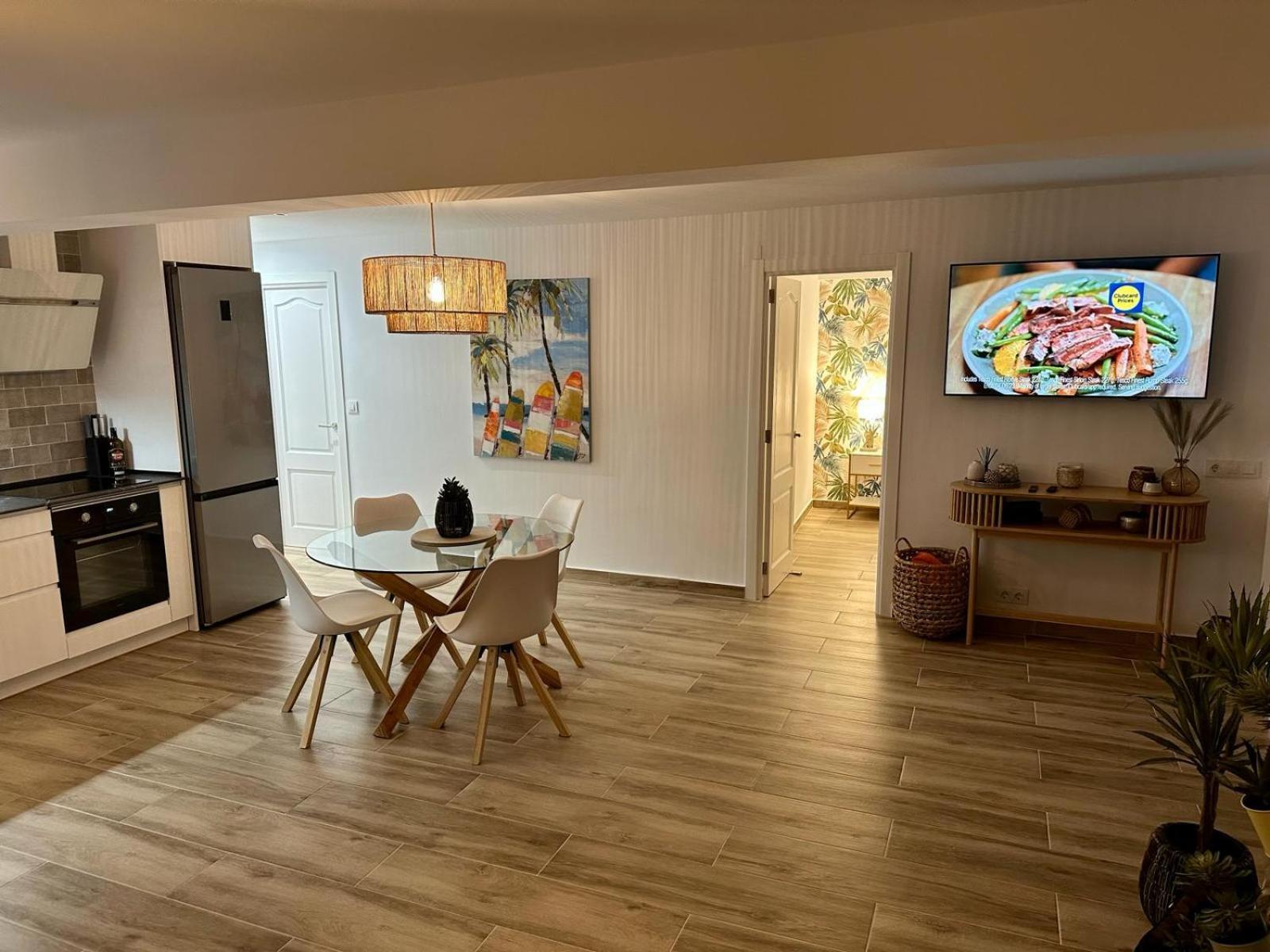 Waterfront 3 Bed Apartment, 90M From The Beach Platja de Larenal エクステリア 写真